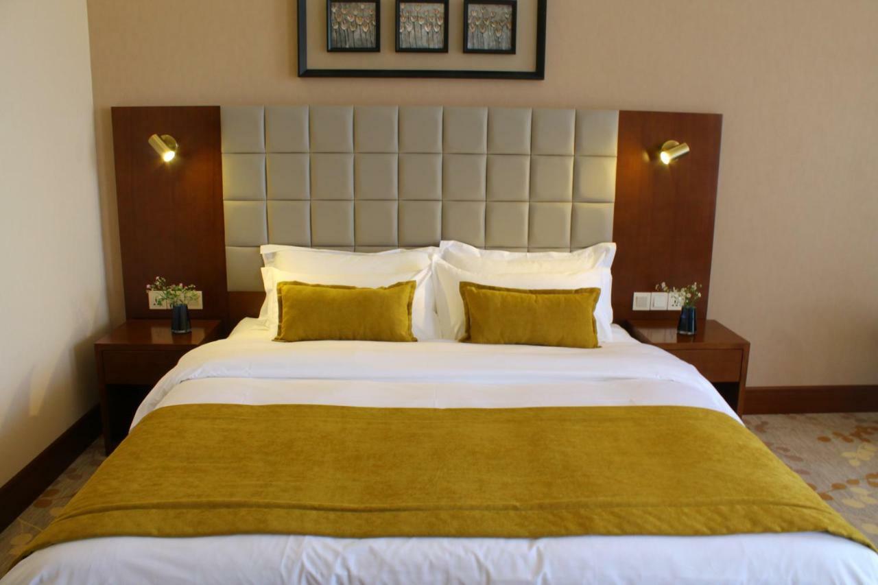 Horizont Hotel Tbilisi Buitenkant foto