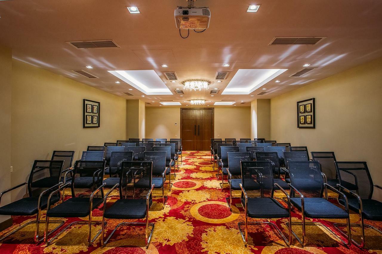 Horizont Hotel Tbilisi Buitenkant foto