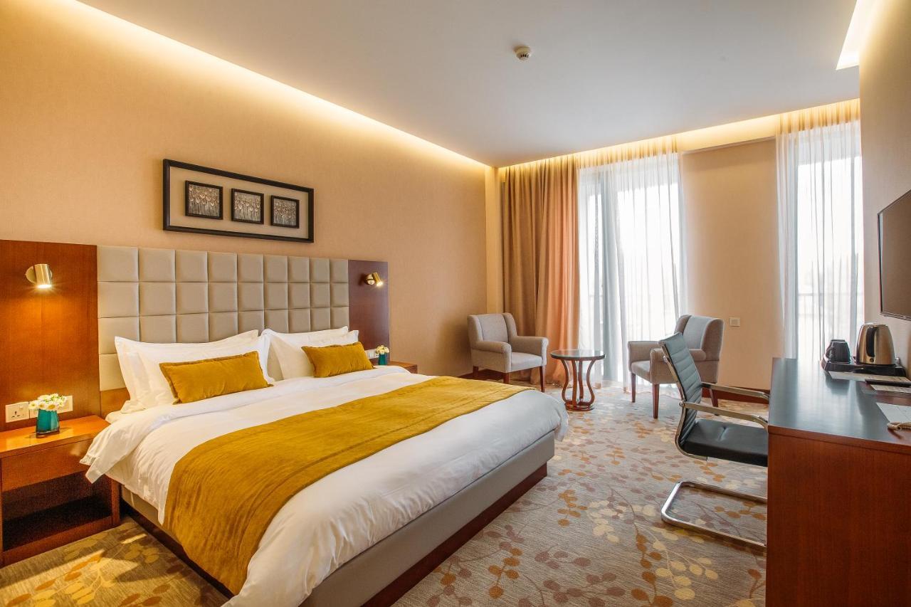 Horizont Hotel Tbilisi Buitenkant foto