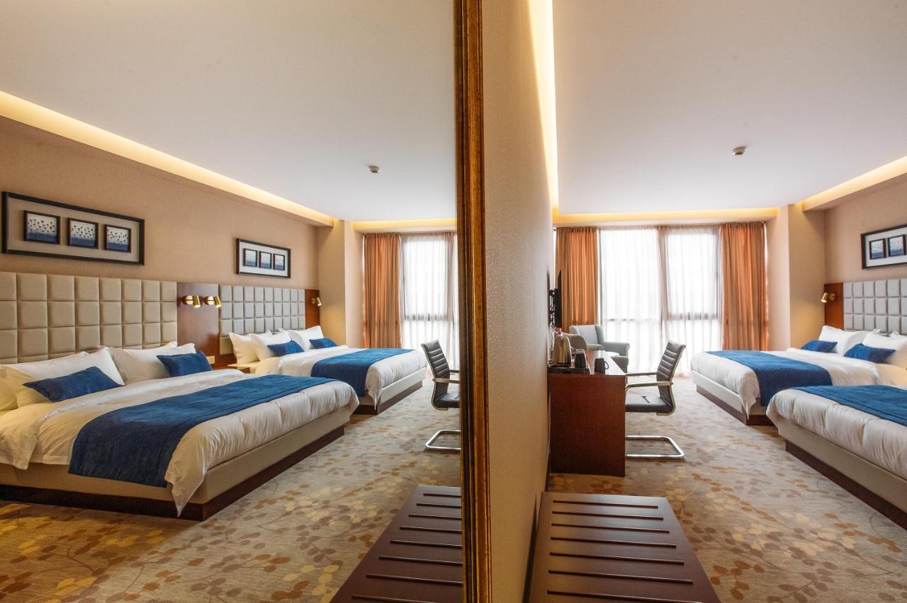 Horizont Hotel Tbilisi Buitenkant foto